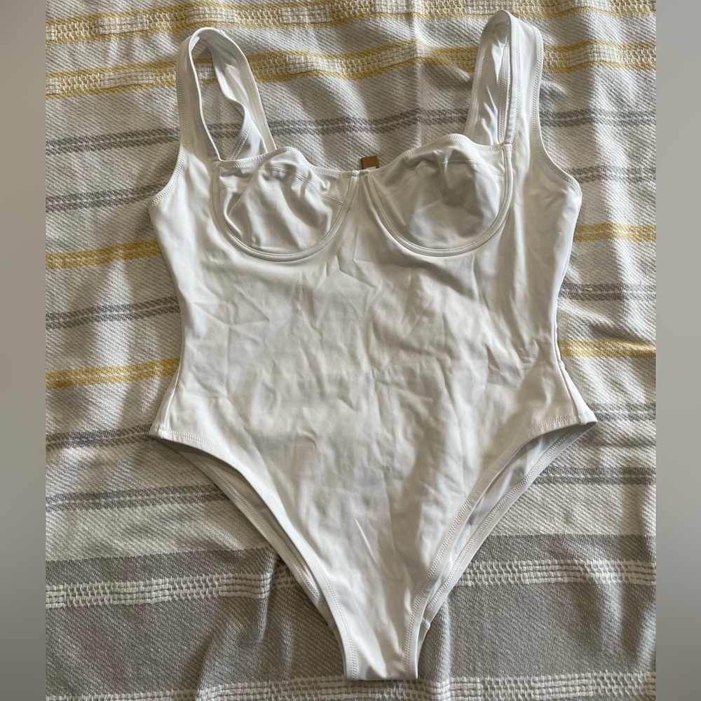NWT Skims Shaping Underwire One Piece Swimsuit Size 3X - Picture 3 of 4